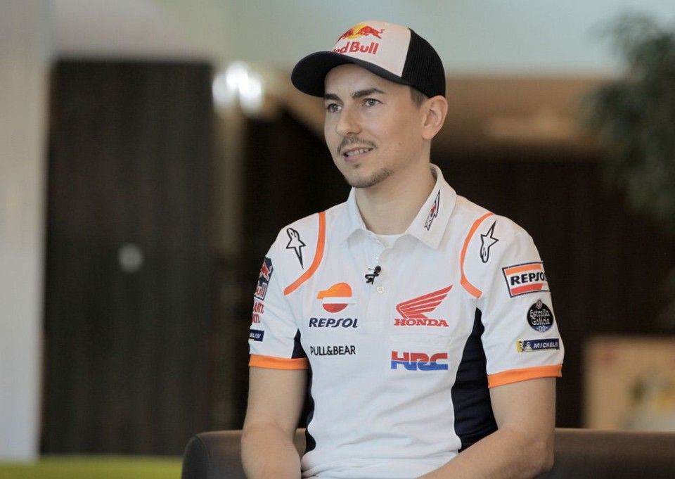 MotoGP: Jorge Lorenzo has surgery and will miss the Sepang test