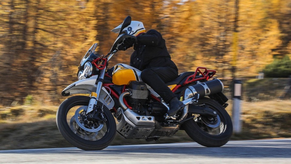 Moto - News: Moto Guzzi V85 TT, più di  8.000 test ride in tutta Europa