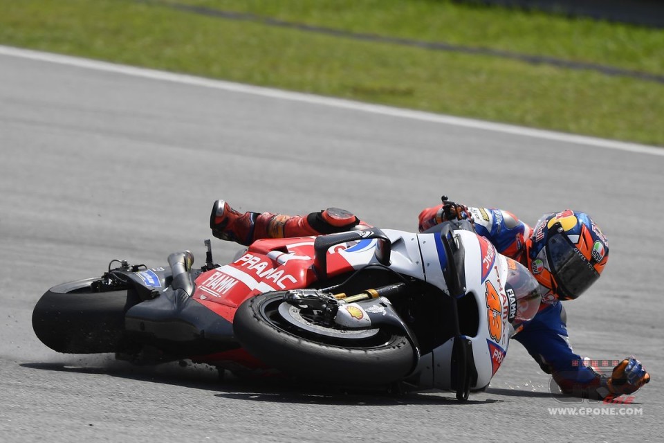 MotoGP: LE FOTO: La caduta di Miller nei test di Sepang