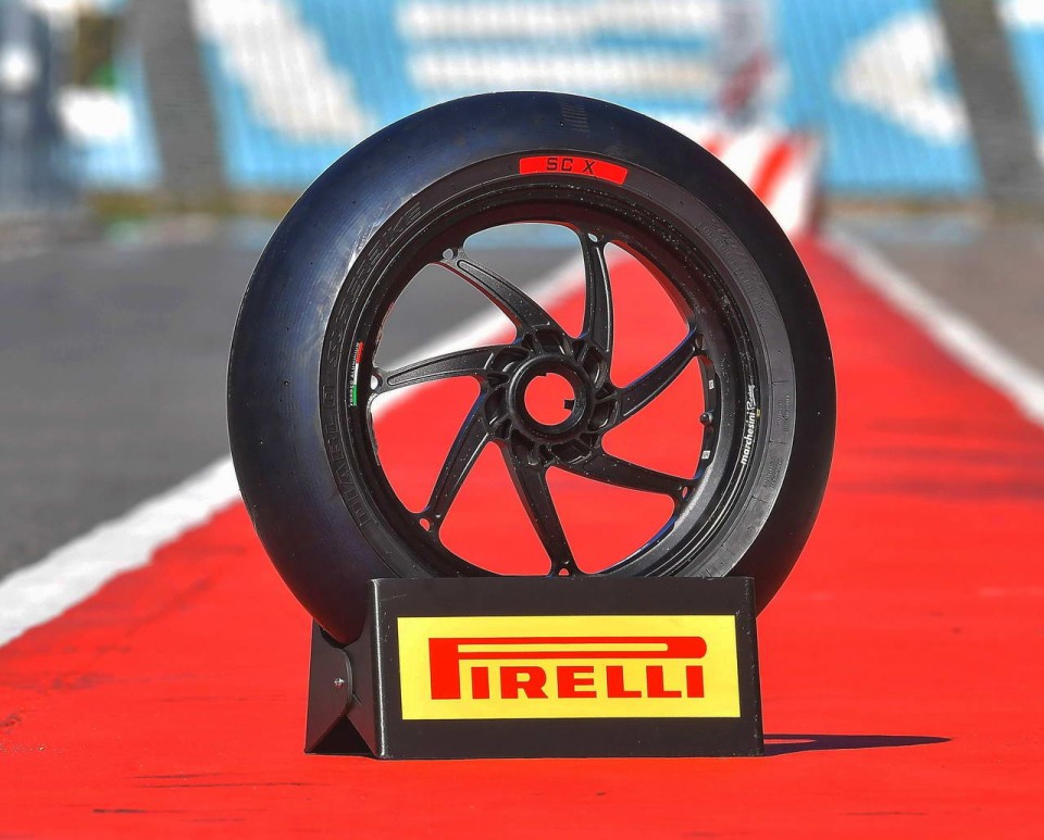 Moto - News: Pirelli Diablo SBK 2019: arriva la nuova mescola SCX