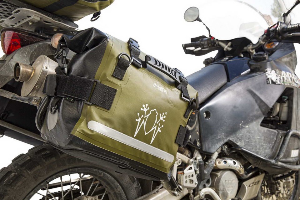 Moto - News: Amphibious Motobag II: la coppia di borse laterali pronta a tutto