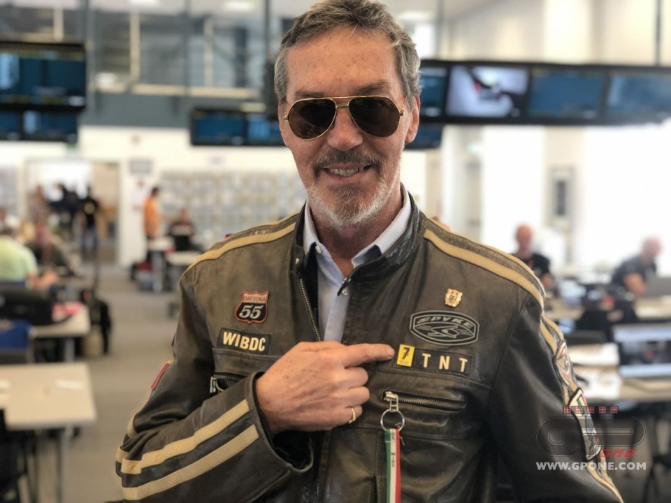 News: Rolando in Qatar rende omaggio al mitico Barry Sheene