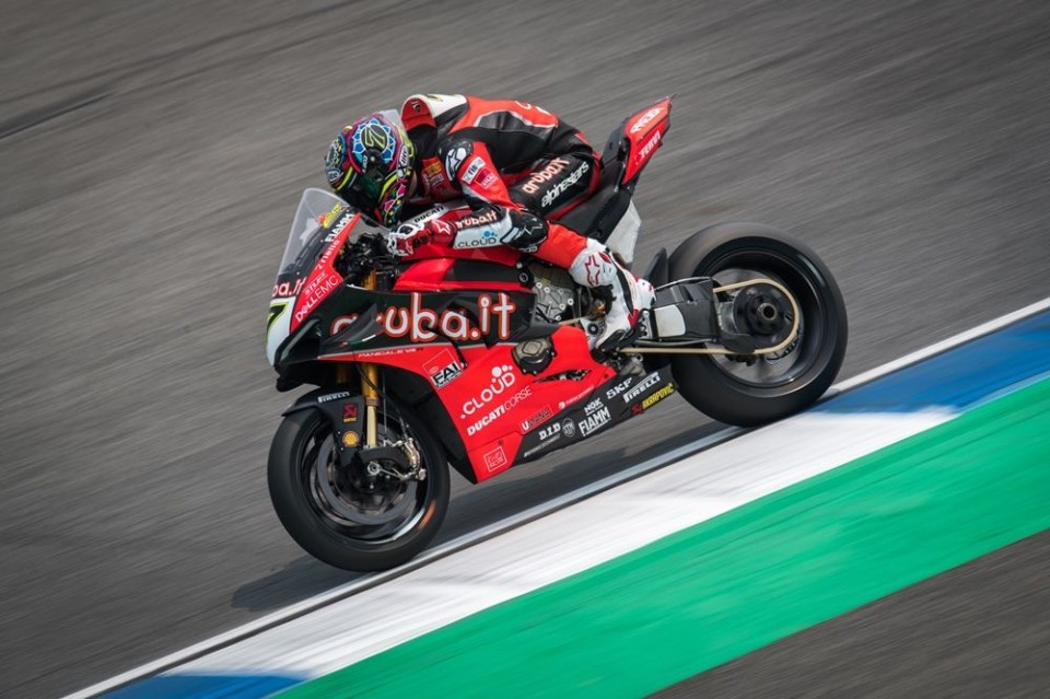 SBK: Davies: "The fall? My mistake, but we're working on it."