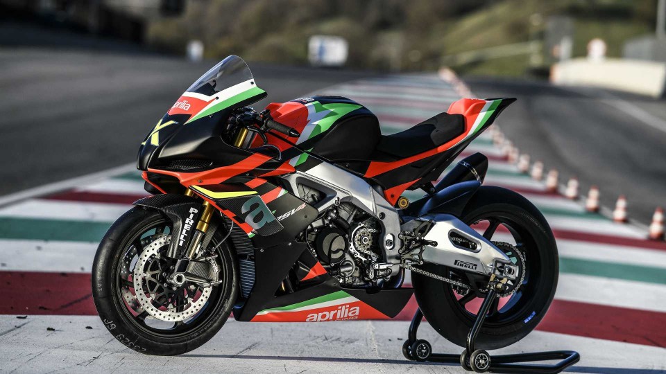 Moto - News: Aprilia, la RSV4 X è già sold out