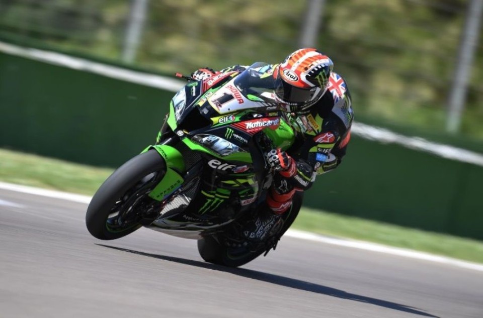 SBK: Rea e la Kawasaki incontenibili a Imola, Bautista a 1 secondo