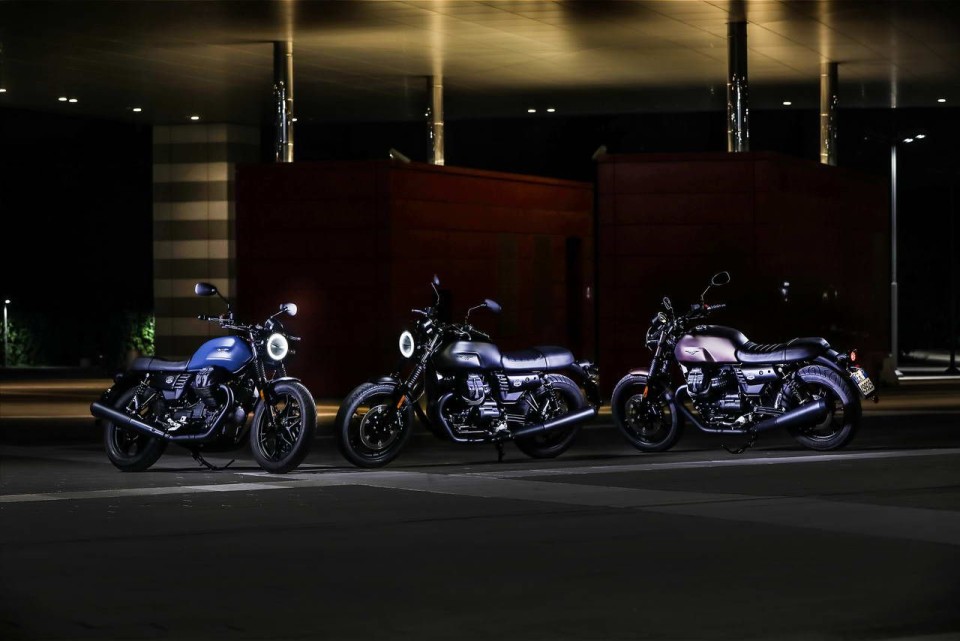 Moto - News: Moto Guzzi V7 III Stone Night Pack: arrivano i fanali a LED