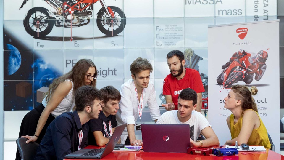 Moto - News: Ducati Summer School Fisica in Moto: per il 2019 doppia edizione