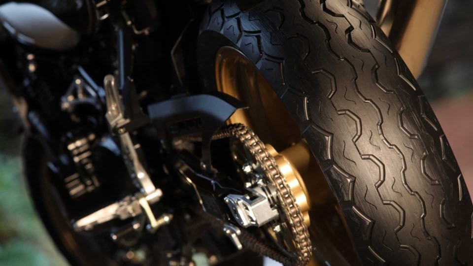 Moto - News: Dunlop TT100 GP Radial: la gomma sportiva dedicata alle moder-classic