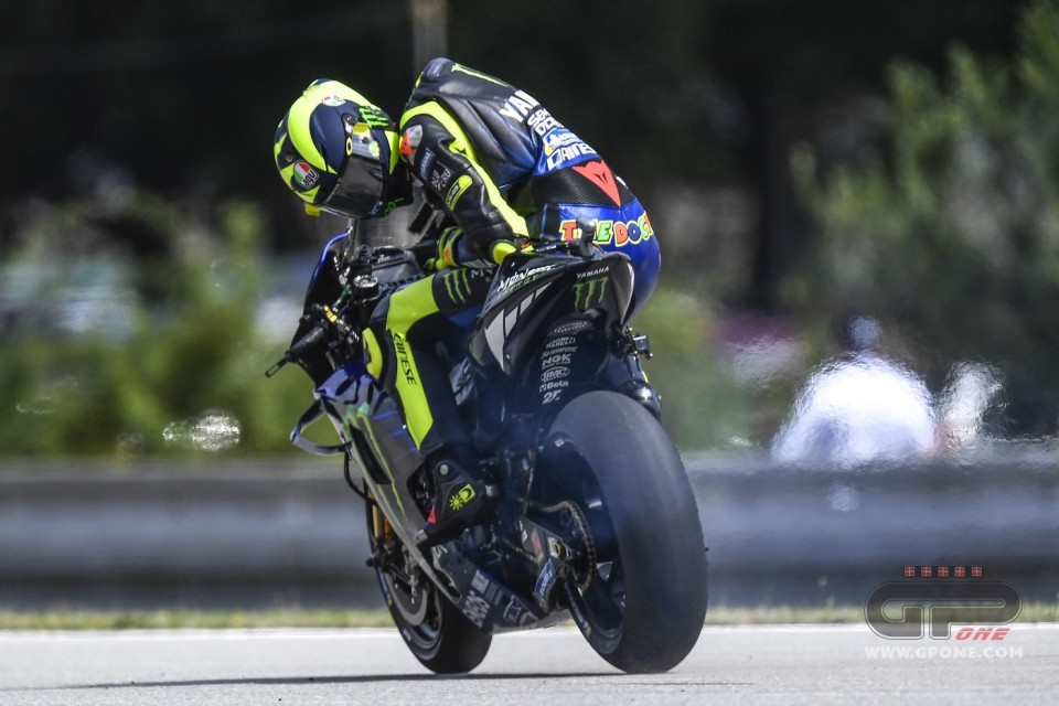 MotoGP: Rossi scolded by colleagues, forced to stop with a broken engine