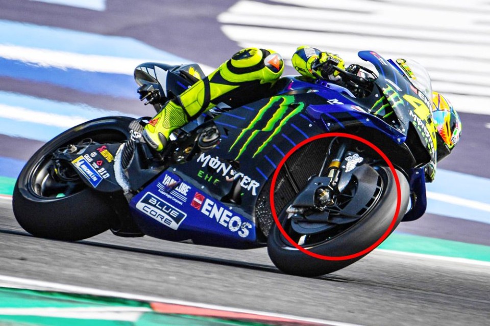 MotoGP: Yamaha scopre le carte e copre la ruota