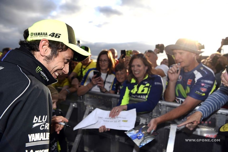 MotoGP: Devo correre a sposare Rossi: donna 27enne arrestata dopo un incidente