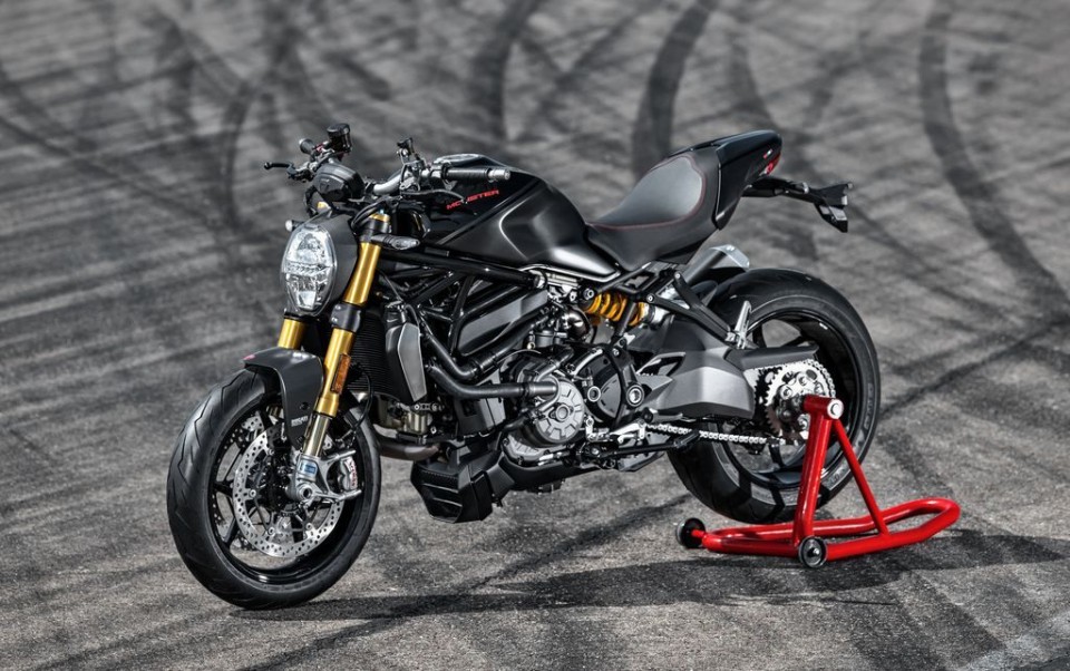 Moto - News: Black on Black: nuova livrea per il Ducati Monster 1200 S 