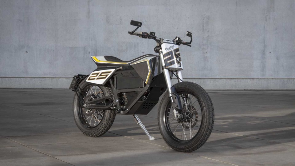 Moto - News: Quiet Riot, il flat tracker elettrico di ClayMoto