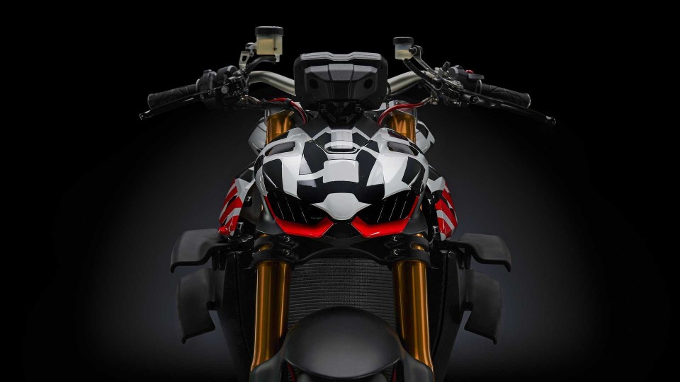 Moto - News: Ducati Streetfighter V4: un teaser svela i primi dati [VIDEO]