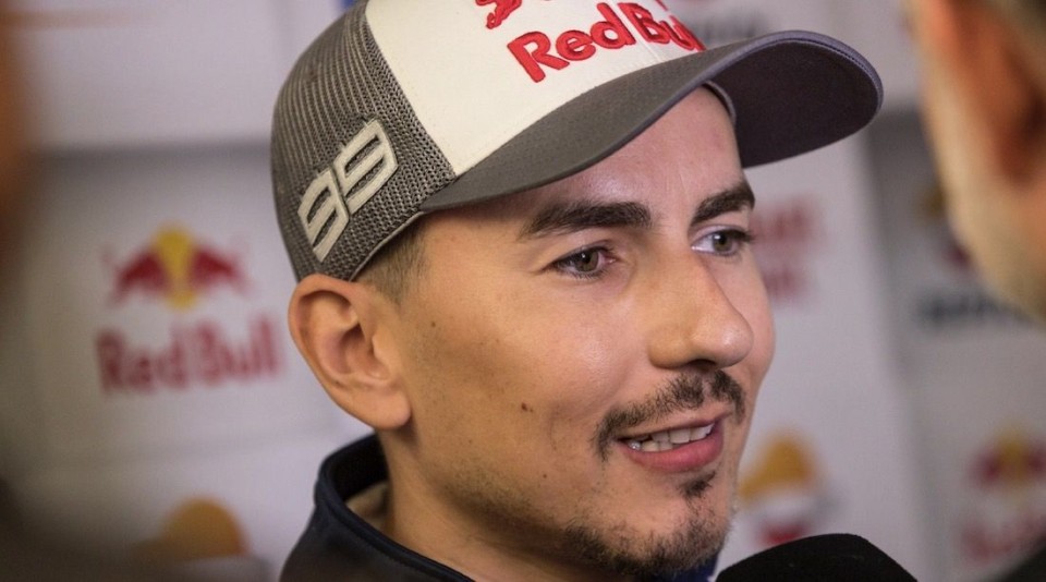 MotoGP: Lorenzo: "È una esperienza stare nel box con un vincente come Marquez"