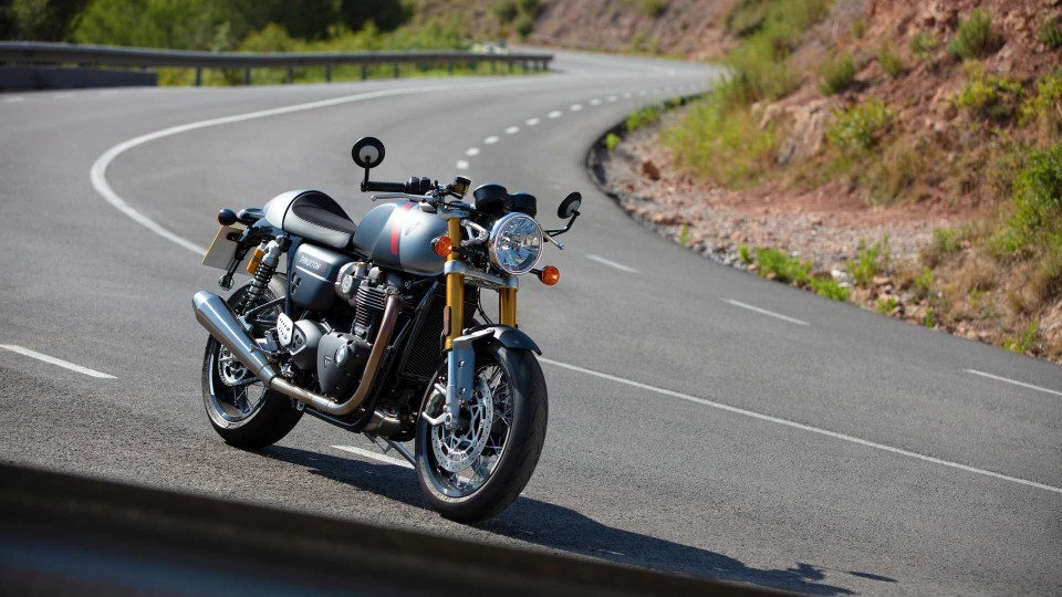 Moto - News: Thriumph Thruxton RS, la cafe racer definitiva ad Eicma 2019