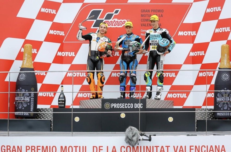 Moto3: A Valencia Garcia beffa Migno all'ultima curva