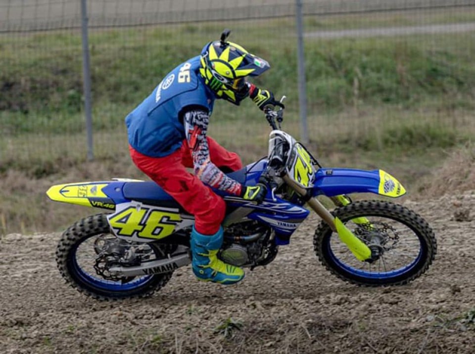 MotoGP: Rossi forgets the past and goes back to training on a motocross bike