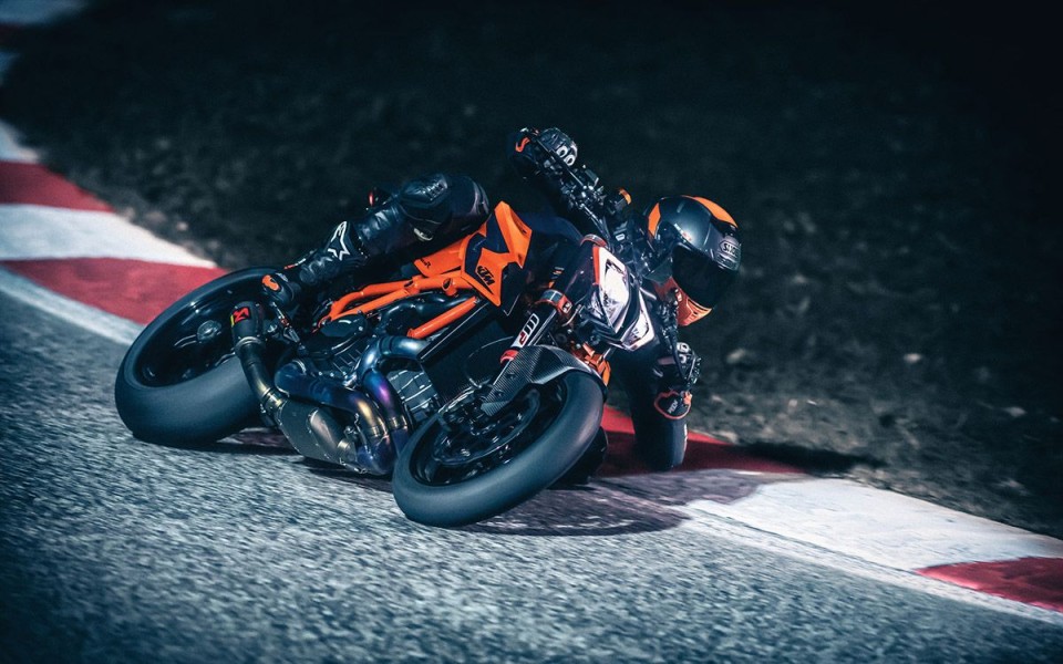 Moto - News: KTM Super Duke 1290 R 2020: la Bestia ha affilato gli artigli