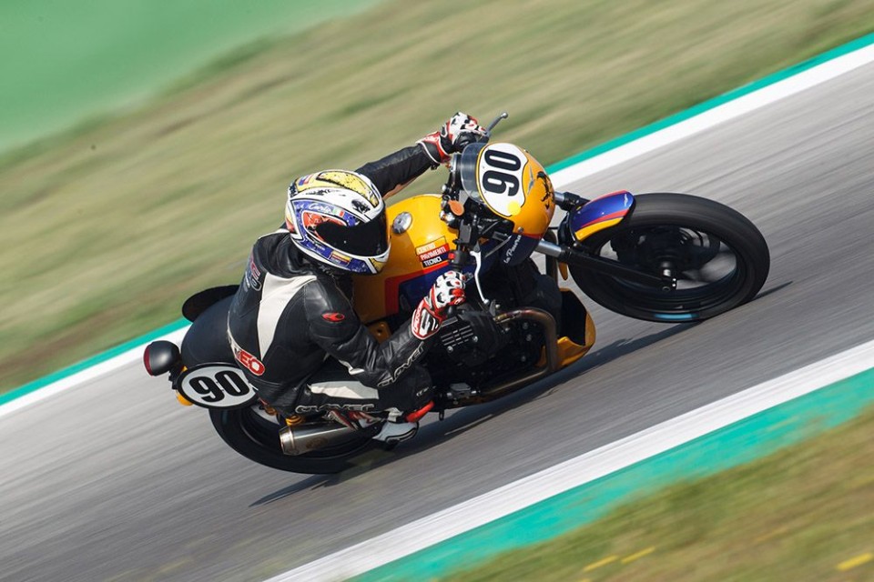 News: Moto Guzzi Fast Endurance: le moto del Trofeo in prova a Ortona