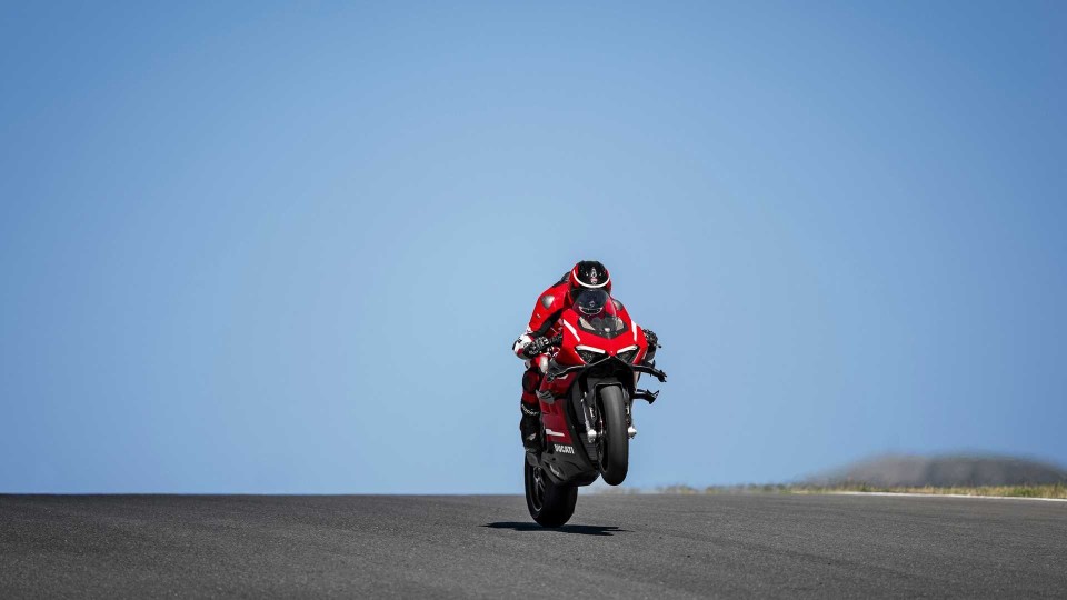 Moto - News: Ducati Superleggera V4: hotlap da 307 km/h a Portimao [VIDEO]