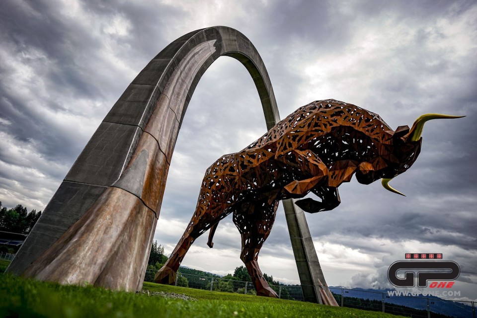 MotoGP: La Dorna prende il toro per le corna: via ad agosto, stretta Hospitality