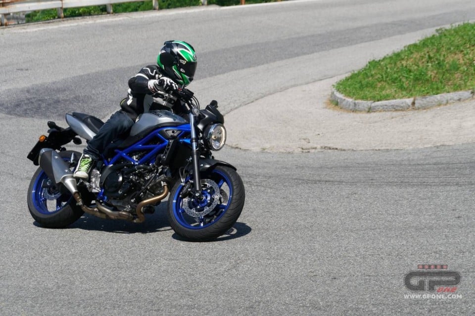 Moto - Test: Prova Suzuki SV650 2020: vent’anni e non sentirli     