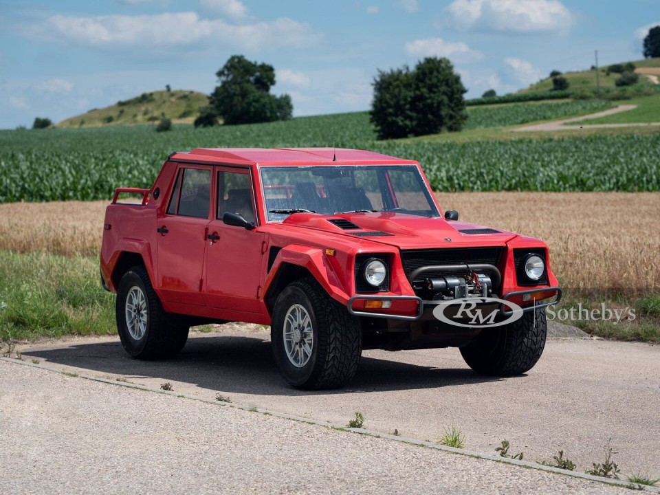 Auto - News: Ultimo giorno per aggiudicarsi una rara Lamborghini LM002