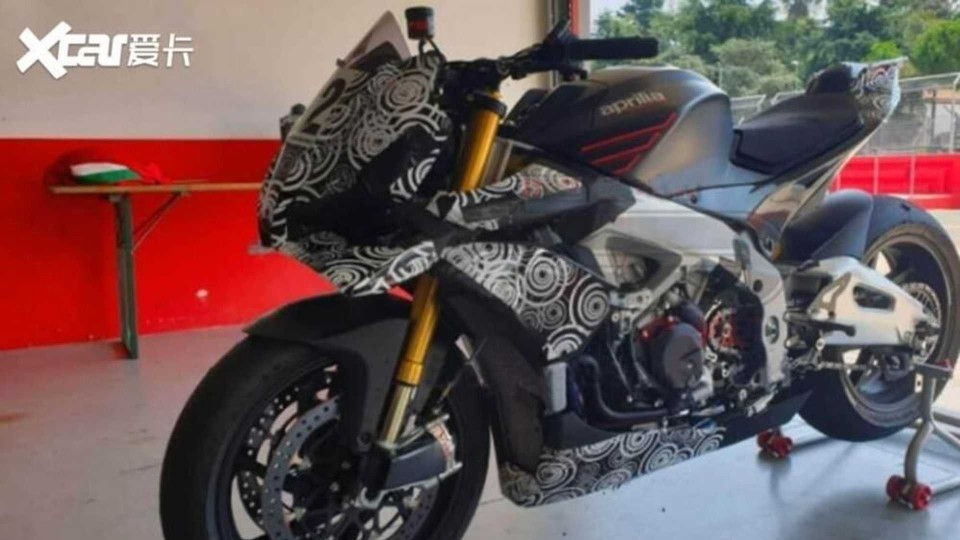 Moto - News: Aprilia Tuono 1100 V4: per il 2021 arrivano le ali?