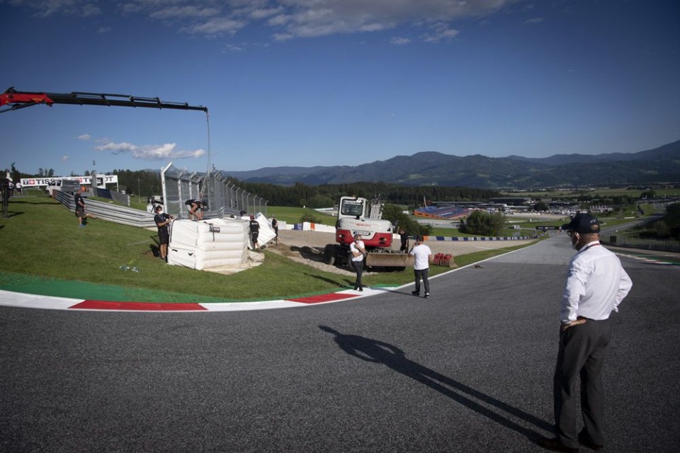 MotoGP: FOTO - Red Bull Ring: ecco le nuove protezioni alla Curva 3