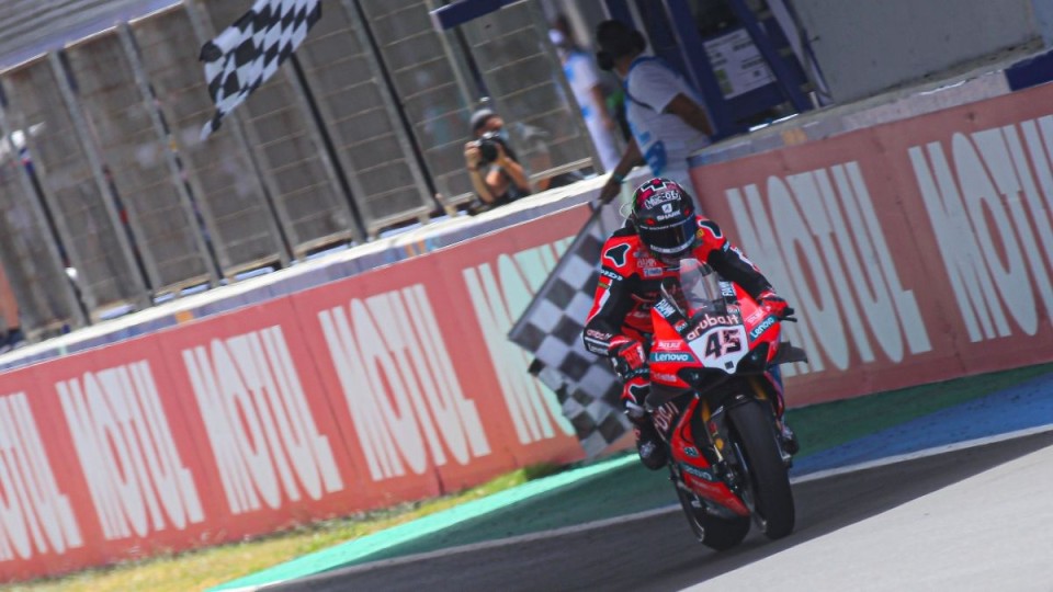 SBK: Furie Rosse in Gara 2 a Jerez: 1° Redding, 2° Davies, solo 6° Rea