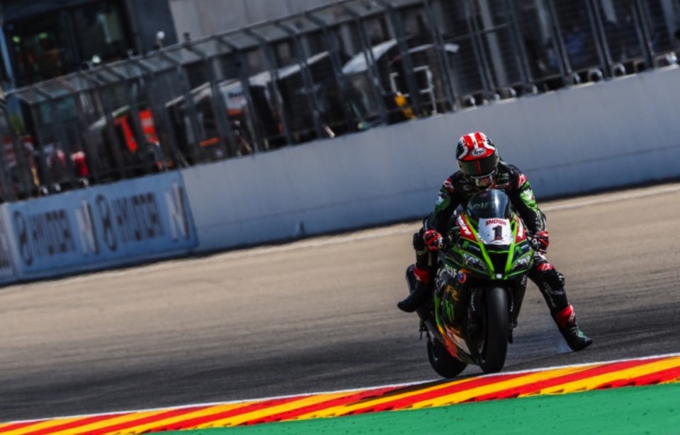 SBK: Rea e la Kawasaki piegano Redding e la Ducati nel WarmUP