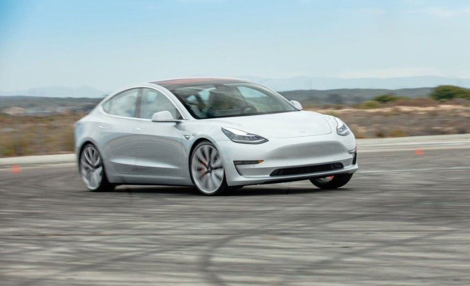 Auto - News: Tesla Model 3: in Cina non supera un test di frenata con rilevazione pedoni
