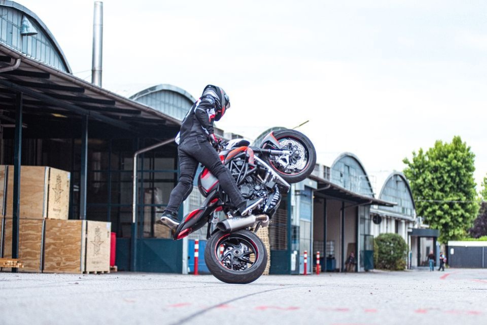 Moto - News: MV Agusta: nasce la Freestyle Division. Alla conquista dell'Europa