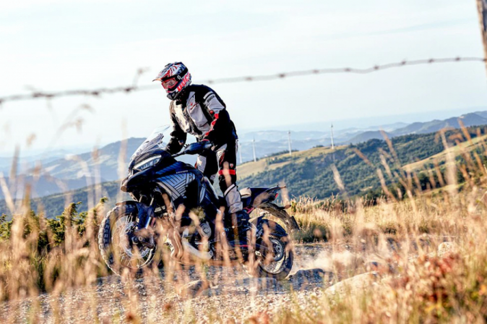 Moto - News: Ducati Multistrada V4: avvistata una versione con il 19" anteriore