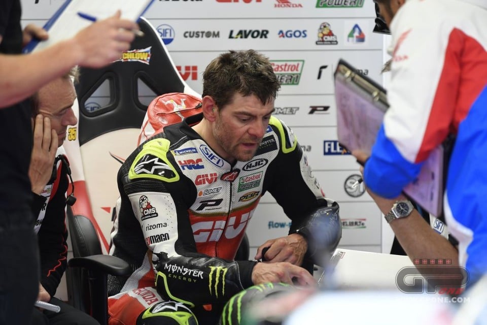 MotoGP: Crutchlow scivola nel paddock e si lesiona i legamenti della caviglia
