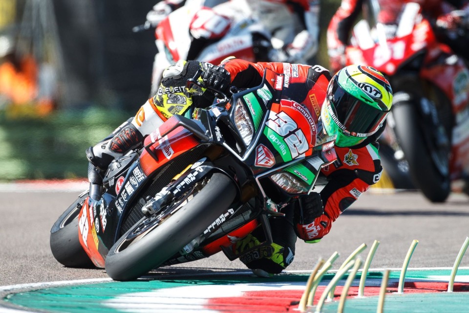 SBK: CIV, Savadori vince e si avvicina al titolo, altro ritiro per Pirro