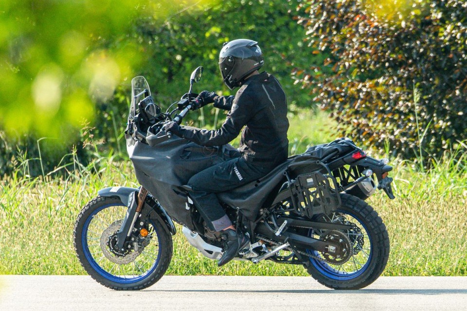 Moto - News: Avvistata una nuova Yamaha Ténéré 700: arriva un'Adventure o GT?