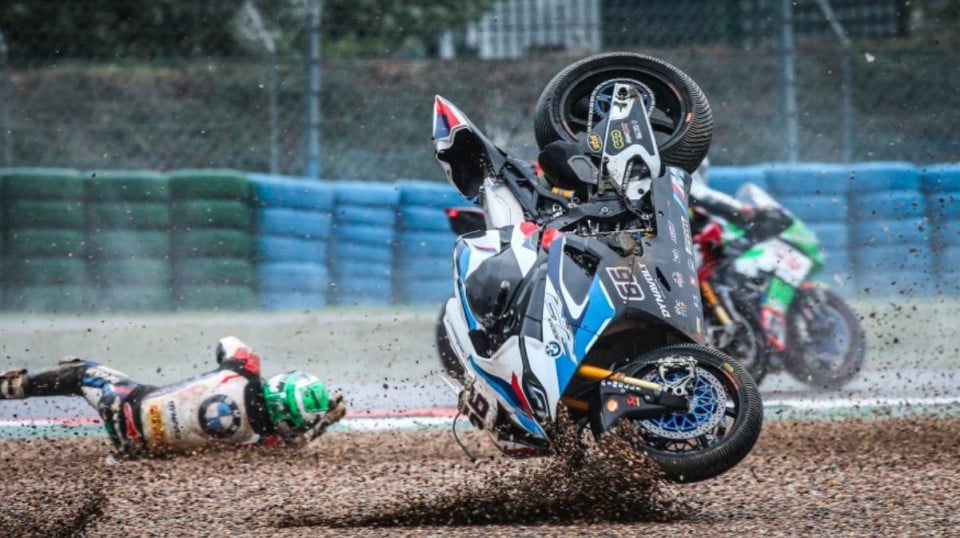 SBK: A furious Laverty blames Gerloff for first corner BMW wipe-out