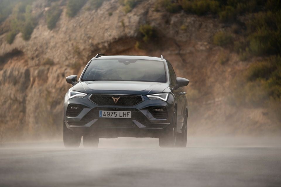 Auto - News: Cupra Ateca 2021.Il SUV sportivo si rinnova. Caratteristiche foto e prezzo