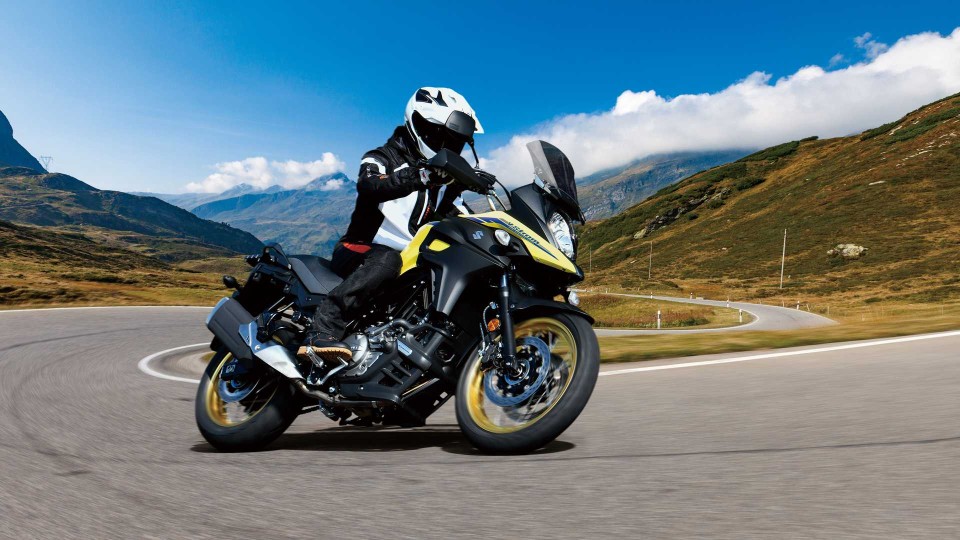 Moto - News: Suzuki V-Strom 650 2021: l’Euro 5 arriva con nuovi colori