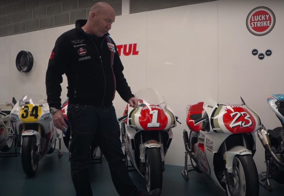 MotoGP: VIDEO - Nel garage Classic Suzuki, dove la 500 di Schwantz torna giovane