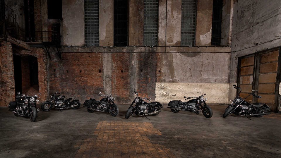 Moto - News: BMW R 12: il modello per allargare la famiglia cruiser delle R 18?