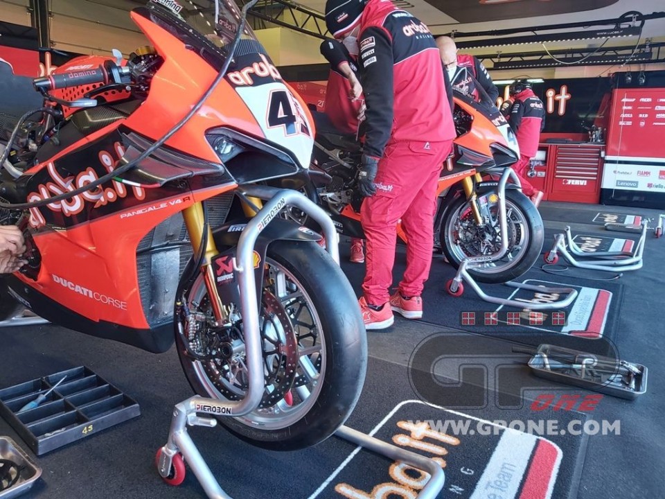 SBK: Misano: Ducati sfoggia nuovi cerchi anodizzati per il 2021