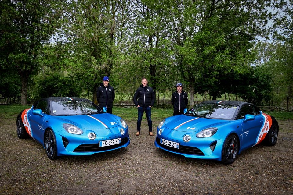 Auto - News: Alpine A110 Trackside: l'auto di Alonso ed Ocon dei GP Europei di F1