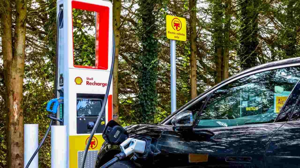 Auto - News: Shell: in arrivo ben 2,5 milioni di colonnine di ricarica