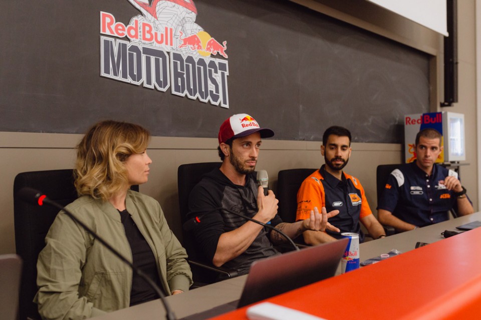 MotoGP: Dovizioso sale in cattedra: una lezione all'Università di Bologna