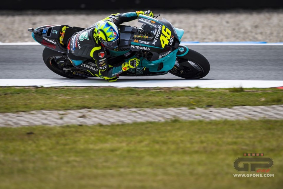 MotoGP: Rossi: "Le ali non hanno cambiato lo stile di guida, gomme e freni sì"