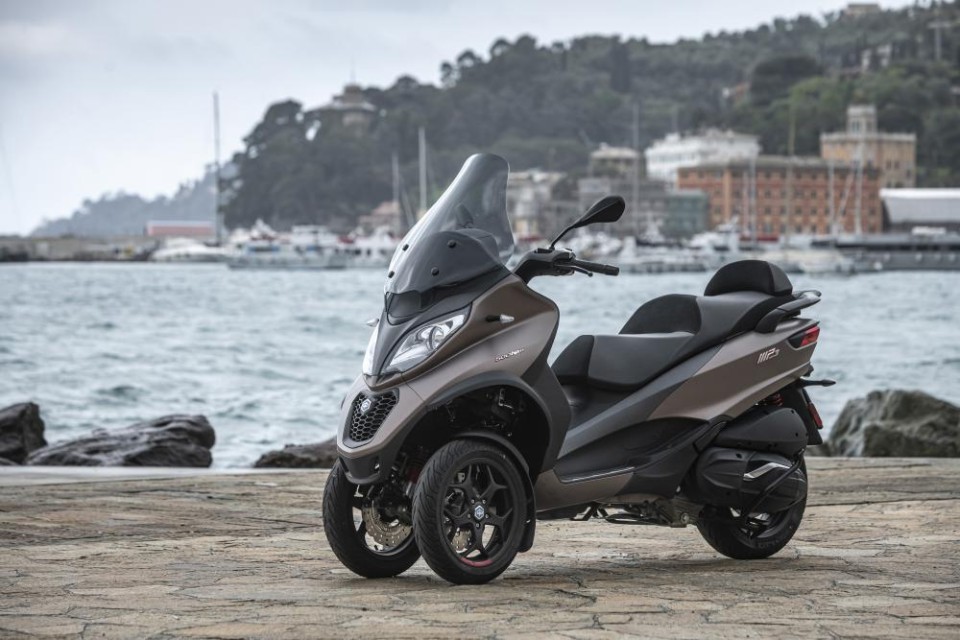 Moto - Scooter: Piaggio vince contro Peugeot: i francesi hanno copiato l'MP3