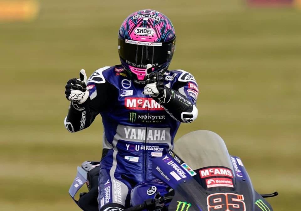 SBK: BSB Snetterton: Mackenzie wins the sprint with three riders in 0.095